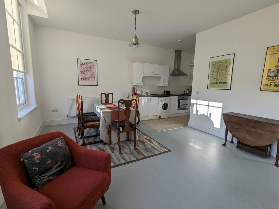 2-bed In Apartment *